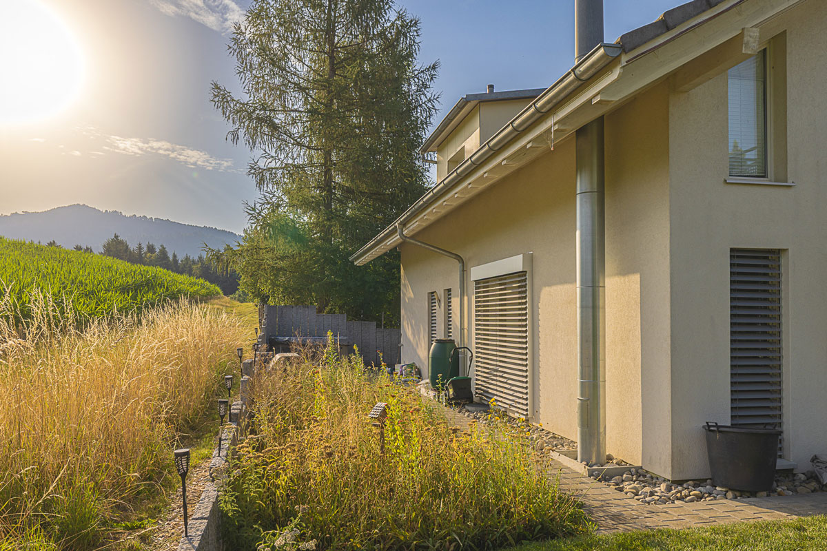 Alte &Ouml;lheizung im Heizraum vor der Sanierung