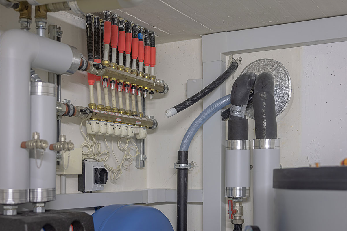 Aussenaufstellung der Lambda-W&auml;rmepumpe am Haus