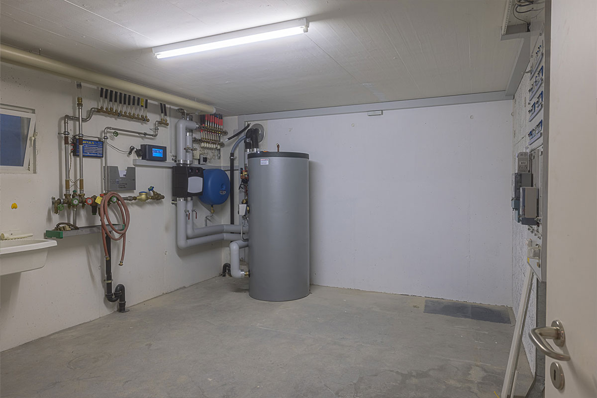 Perfekt isolierte Leitungen im neuen Heizraum